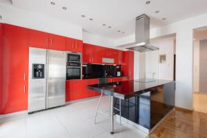 A Luxury & Comfortable Apt in Athens