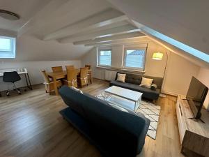 Helle 2-Zimmer Ferienwohnung mit 4 Betten, Nähe Innenstadt in ruhiger Lage