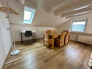 Helle 2-Zimmer Ferienwohnung mit 4 Betten, Nähe Innenstadt in ruhiger Lage