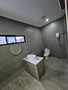 Oceanholic Diving Resort