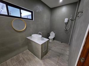 Oceanholic Diving Resort