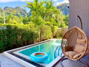 Ploy Mountain View Pool Villa
