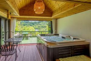 Hoengseong Marshmallow Pool Villa pets allowed