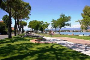 ISA-Residence with swimming pool in Luni Mare, apartments with air conditioning and private outdoor area