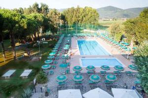 ISA-Residence with swimming pool in Luni Mare, apartments with air conditioning and private outdoor area