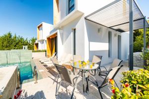 Villa Laurus 2 by Ezoria Villas