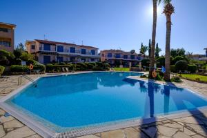 NEW Luxury Townhouse 2BR-2BA Large Terrace & Pool