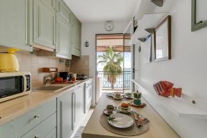 Admiral Plaza Sea View - Happy Rentals