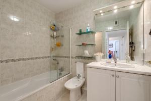 Admiral Plaza Sea View - Happy Rentals