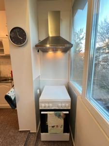 Glasgow 2BDR peaceful Apt 1 min from Metro w WiFi