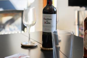 Leconfield Close - Comfy house and free parking