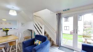 46 Strawberry Hill, Tolroy Manor