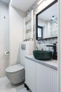 Bright Apartment - Top Location - Charming Balcony