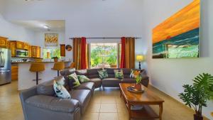 Casa Tropical, Spacious 3 Bedroom Home