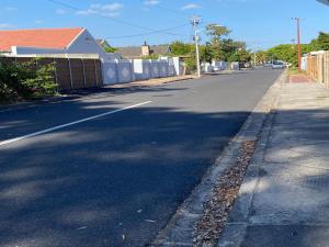 Le Leu Self Catering Apartment