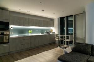 Luxury 2 Bed Penthouse with Stunning Views in Manchester City Centre