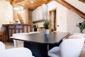 Stunning Three-Level Apartment in Historic Old Town