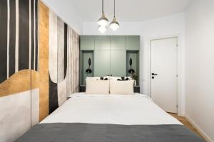 Superb River Views 2BR Flat - Top Location