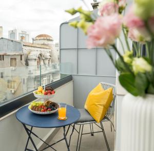 Sunny 3BR Large Flat - Amzei Square - 3 Balconies