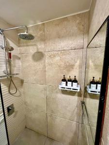 Estudio a pasos del mar y casino