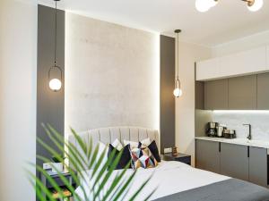 Sunny Studio - Top Location - Charming Balcony