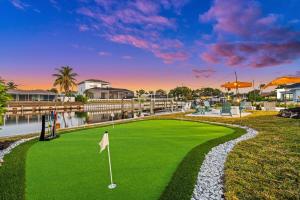 Casa Azul - Waterfront, Hot Tub, Sauna, Heated Pool, Mini Golf, Arcade