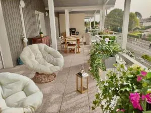 Magnifique appartement climatisé 70 m2, Grande terrasse 42 m2, classé 4 étoiles - لانتون