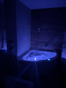 Luxurious apartment with a jaccuzi and 4 bedrooms