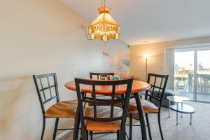 8 Mi to Beach Bayfront Ocean City Condo with Deck