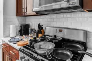 20 MIN to Manhattan! 2BR Luxurious Comfy & Spotless