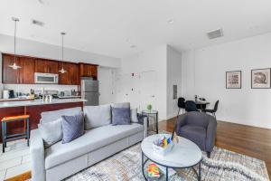 20 MIN to Manhattan! 2BR Luxurious Comfy & Spotless