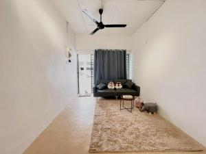 Home10perwira#6pax#netflix#simpangampat#neariconicpoint - 3hvězdičkové hotely ve městě Simpang Ampat