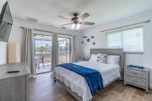 Canal Waterfront Serenity Retreat