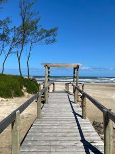 Sobrado Charmoso Beach House com piscina