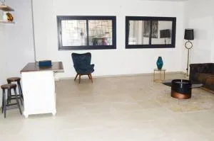 Studio meublé ZONE B prés du POINT E - Dakar