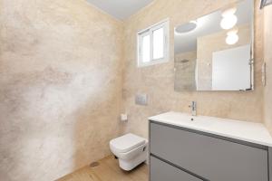 Arriola Penthouse by Pineapple Homes