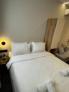 Ladadika X-Retrite Suites