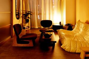 Zen apartment in central Tokyo