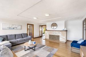 Lemonade by the Beach - Serene Huon Valley Retreat with Water Views