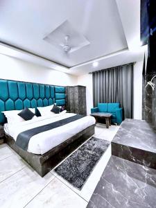 Hotel The Katra Avenue