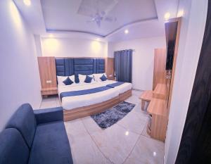 Hotel The Katra Avenue