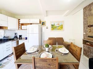 Casa no Santinho, vista mar, churrasqueira - RPC68