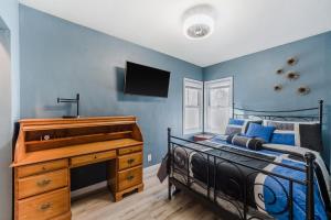 Cozy 3BR Home in Oakdale with BBQ & Private Patio!