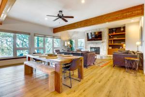 Modern Fischer House with Deck, Fire Pit and Hot Tub!