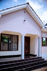 Tembo Homestay