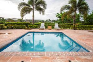 Drax Hall 2 Bed Villa Getaway 24hrs security