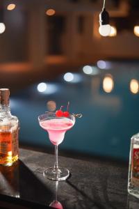 March Hotel & Suite Riverside