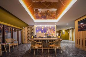 March Hotel & Suite Riverside