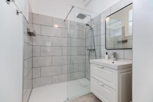 Elegant Condo with Balconies in the Heart of Nice