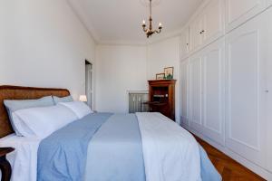 Elegant Condo with Balconies in the Heart of Nice